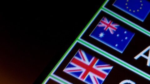 Tipo de cambio de moneda en la pantalla LED digital.