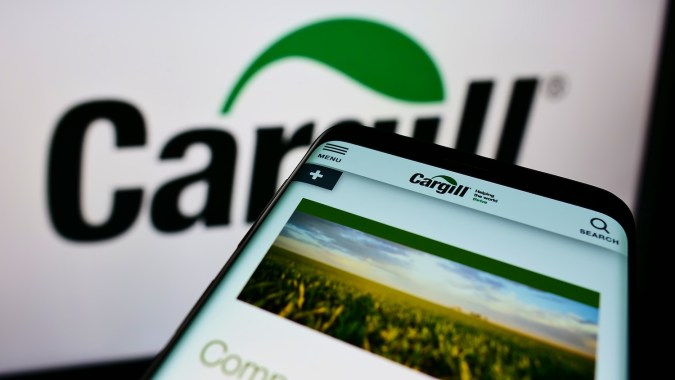 Los despidos en Cargill se producen después de que la compañía con sede en Minneapolis informara una caída de sus ingresos, impulsada por la disminución de los precios de los cultivos.