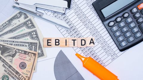 El indicador EBITDA es una métrica de ganancias que es neutral en cuanto a la estructura de capital.