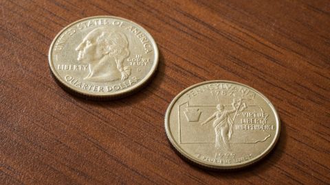 Algunas monedas de 25 centavos de 1999 en honor a Pensilvania, pueden valer miles de dólares.