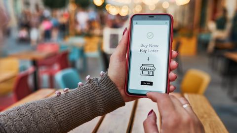 Los planes "compra ahora, paga después" pueden ser particularmente atractivos para los consumidores que tienen puntajes de crédito bajos o ningún historial crediticio.