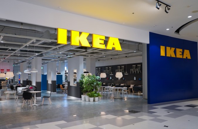 IKEA es el minorista de muebles más grande del mundo y vende muebles listos para ensamblar.