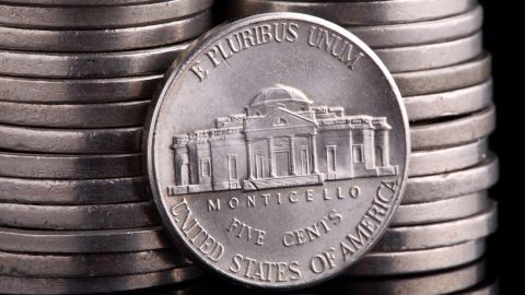 Algunas monedas de 5 centavos de 1942 tienen un error que las hace muy valiosas.
