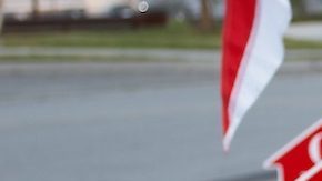 En el sector inmobiliario, una jornada de casa abierta es un momento programado en el que una casa u otra vivienda está disponible para que la visiten compradores potenciales.