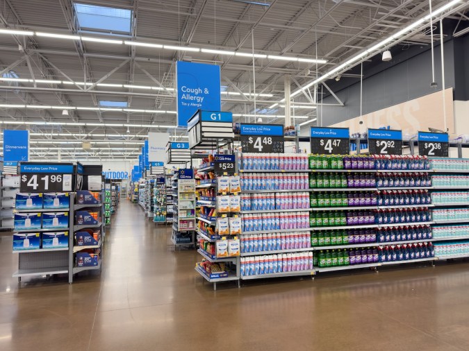 Existen algunas herramientas y estrategias que te ayudarán a ahorrar dinero en tus compras en Walmart.