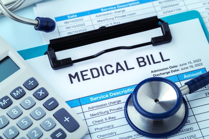 La nueva norma de la CFPB también prohibiría a los prestamistas utilizar información médica al tomar decisiones crediticias.