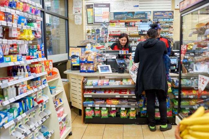 Los asociados de tienda de 7-Eleven son parte fundamental de la experiencia positiva de cada cliente.