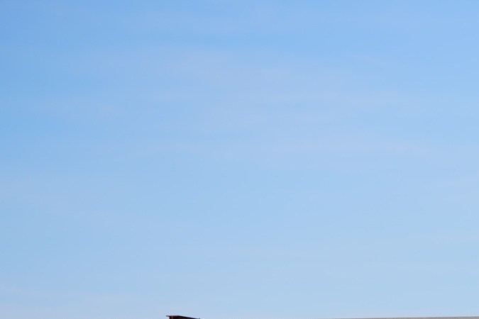 Los asociados de gasolinera de Sam's Club garantizan el cumplimiento de todas las normativas y que los estantes estén llenos de los productos favoritos de los clientes para llevar.