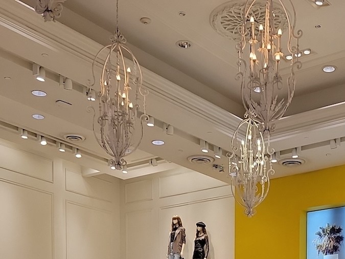 Los asociados de ventas de Forever 21 son clave para cumplir con la satisfacción de los compradores.