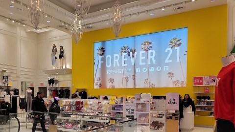 Los asociados de ventas de Forever 21 son clave para cumplir con la satisfacción de los compradores.
