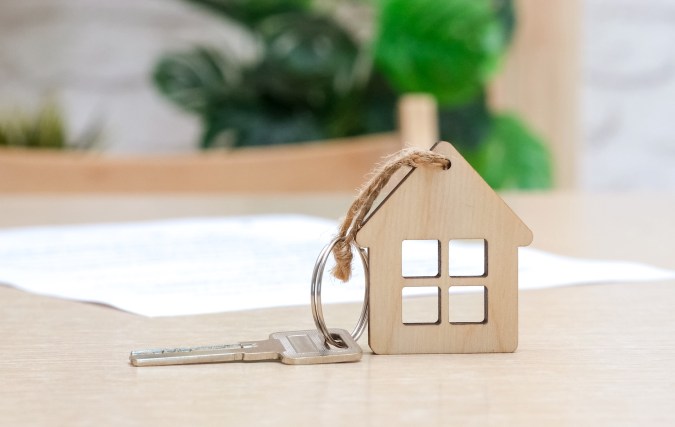 Comprar una casa en los EE.UU. suele ser un proceso largo y complejo; que puede ser aún más complicado para los migrantes indocumentados.