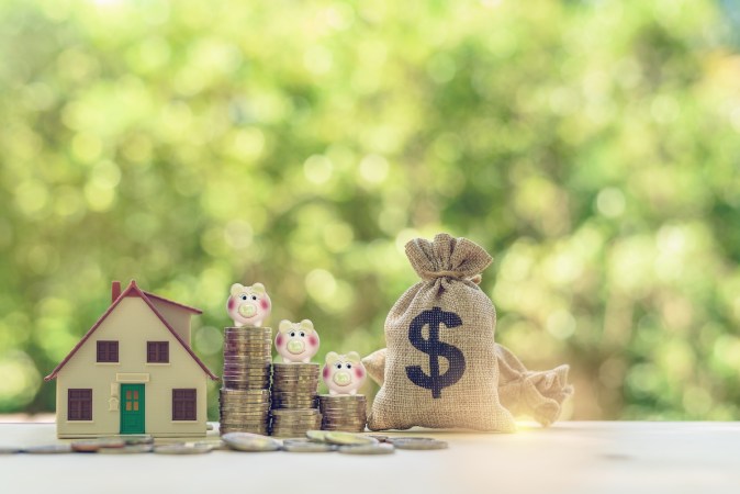 Comprar tu primera casa puede ser un verdadero desafío, especialmente en un estado como California, donde los precios suelen ser altísimos.
