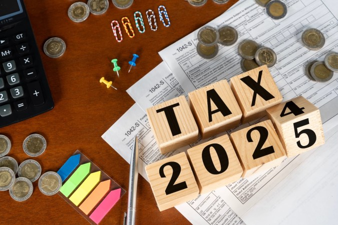 El IRS estima que comenzará a aceptar y procesar nuevas declaraciones la semana del 27 de enero, aunque aún no se ha anunciado una fecha de inicio oficial.