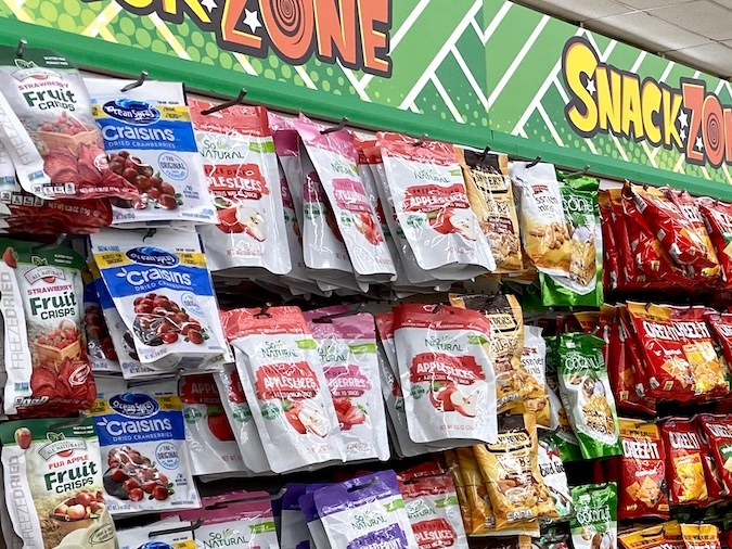 Dollar Tree tiene algunos alimentos básicos de la despensa con mejores precios que Aldi, conocido por su relación costo-calidad.