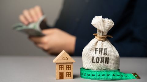 El programa de préstamos FHA es un préstamo hipotecario que está asegurado por la Administración Federal de Vivienda (FHA).