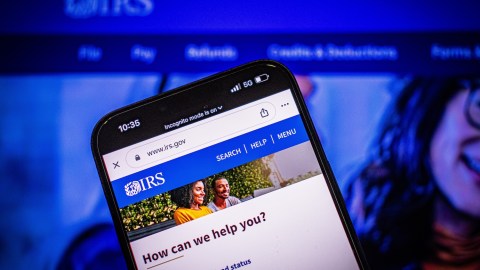 Musk declaró en su plataforma de redes sociales X que había "eliminado" 18F, la agencia de servicios digitales responsable del desarrollo del sistema de archivo directo del IRS.