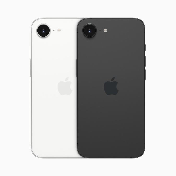 El iPhone 16e está disponible en acabados en blanco mate y negro.