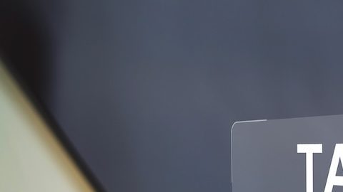 Los ciudadanos estadounidenses que tienen derecho a un reembolso de impuestos federales pueden recibir su dinero directamente en hasta tres cuentas.