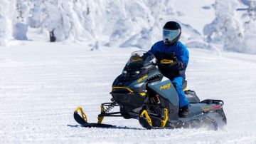 Ski-Doo Grand Touring Sport 900 2025