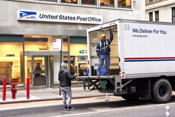 USPS es una agencia gubernamental independiente con 635,000 empleados.