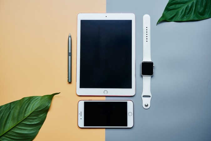 Toma en cuenta que el valor de de los intercambios del programa de Apple varía de acuerdo al año y la configuración del dispositivo elegible. No todos los dispositivos son elegibles para el crédito.