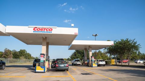 Costco ha sido conocido durante mucho tiempo como una fuente de gasolina de bajo costo, pero alta calidad.