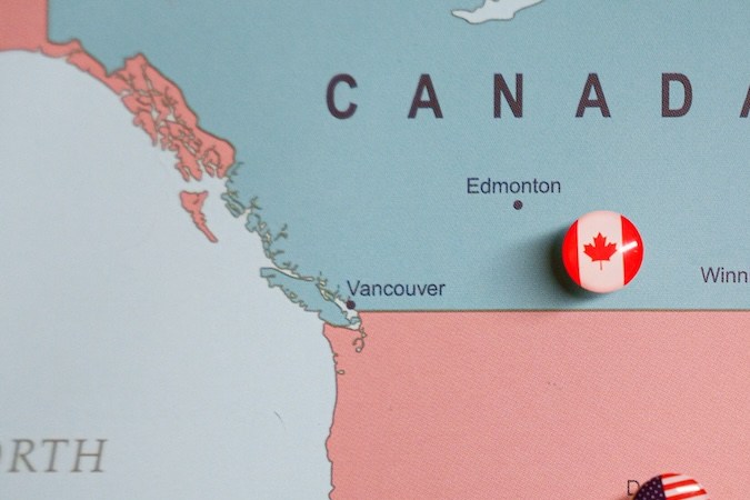 Un factor que limita el aumento de precios es que los aranceles sobre los productos energéticos son solo del 10%, no del 25% anunciado para otros productos procedentes de Canadá.