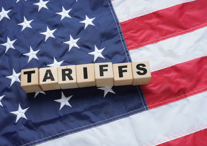 Los aranceles son un impuesto sobre las importaciones extranjeras, pagado por la entidad de los Estados Unidos que importa un bien en particular.