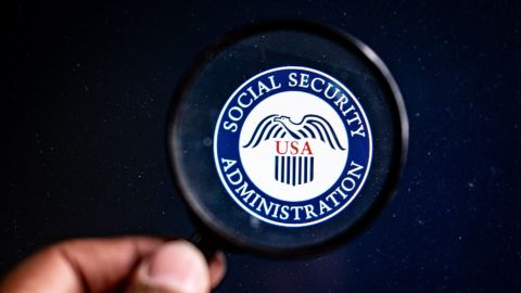 Si necesitas cambiar tus datos bancarios con la Administración del Seguro Social, es importante que sepas que ya no podrás hacerlo por teléfono.