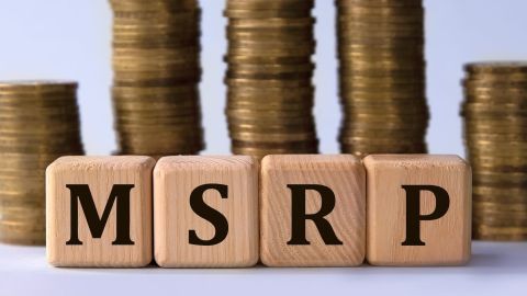 El precio minorista sugerido por el fabricante (MSRP) es el precio al que el fabricante de un producto recomienda que se venda en el punto de venta.