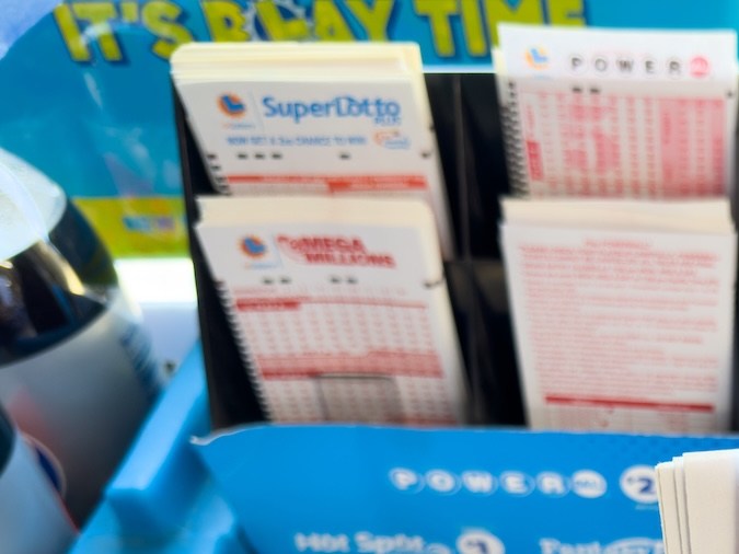 Desde su lanzamiento en 2002, Mega Millions ha producido seis ganadores de premios mayores de mil millones de dólares.