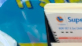 Desde su lanzamiento en 2002, Mega Millions ha producido seis ganadores de premios mayores de mil millones de dólares.