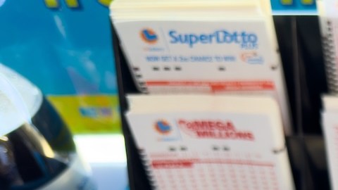 Desde su lanzamiento en 2002, Mega Millions ha producido seis ganadores de premios mayores de mil millones de dólares.