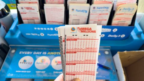 Desde su lanzamiento en 2002, Mega Millions ha producido seis ganadores de premios mayores de mil millones de dólares.