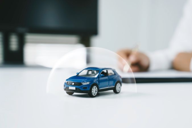 Invertir en un seguro de automóvil más allá del mínimo indispensable puede ahorrarte grandes gastos en el futuro.