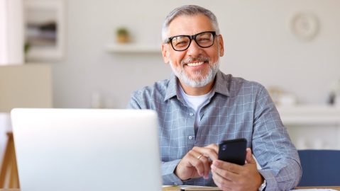 Muchos trabajos pueden ser adecuados para los jubilados, ya que ofrecen horarios flexibles y un trabajo atractivo.