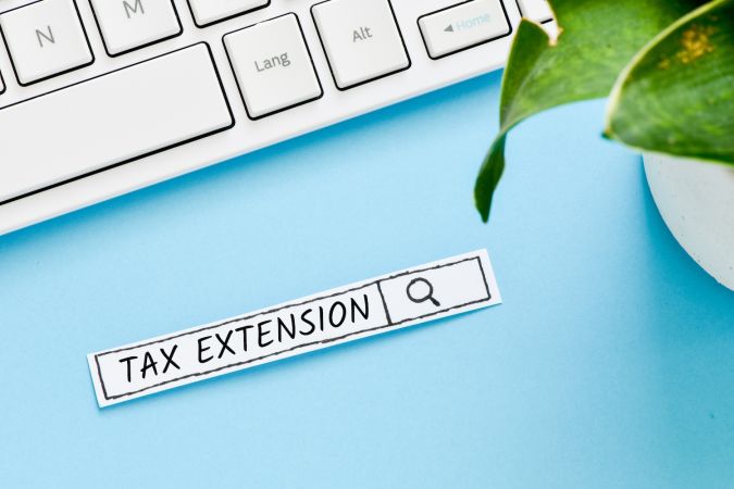 Para calificar para la extensión, en algunos casos, necesitas ser residente contribuyente o propietario de un negocio de un estado afectado.