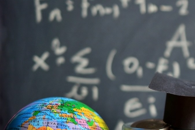 Lamentablemente muchos maestros en Estados Unidos tienen salarios muy bajos que los hacen buscar otros empleos complementarios.