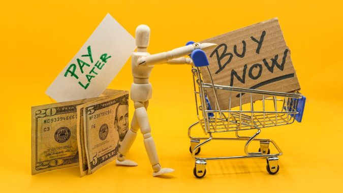 Mucha gente está luchando y buscando formas de ampliar su presupuesto y los préstamos BNPL parecen una solución temporal.