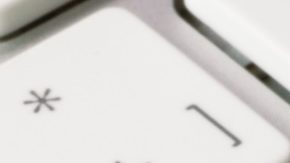 Una obligación de préstamo garantizada (CLO) es un valor único respaldado por un conjunto de deuda.