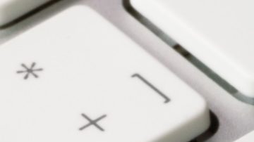 Una obligación de préstamo garantizada (CLO) es un valor único respaldado por un conjunto de deuda.