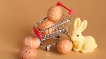 Algunas tiendas cerrarán el domingo 20 de abril para celebrar la festividad cristiana de la Pascua.