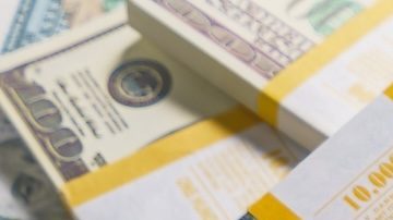 Los procesadores de pagos, incluido PayPal, deben proporcionar información al IRS sobre los clientes que reciben pagos por la venta de bienes y servicios que superan el umbral de informe en un año calendario.