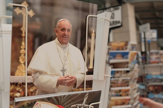 El funeral del Papa Francisco se celebrará a las 10 a.m. hora local el sábado 26 de abril en la Plaza de San Pedro.