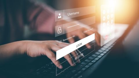 Grupos de defensa de las personas mayores, beneficiarios y legisladores, advirtieron que este requisito de verificación presencial de la SSA podría afectar seriamente a las poblaciones vulnerables.