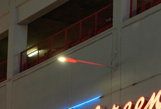 El acuerdo resuelve una demanda que alega que Walgreens cobró de más a los clientes asegurados al inflar sus precios de medicamentos habituales.