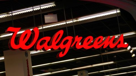 Los clientes de Walgreens que surtan recetas pueden ser elegibles para un reembolso de un acuerdo de demanda colectiva de $100 millones de dólares.