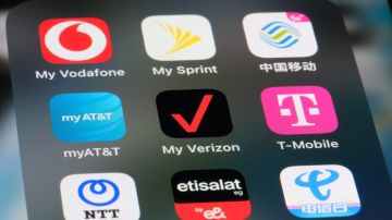 Las tres compañías telefónicas más grandes de Estados Unidos han enviado una dura advertencia a todos sus clientes en EE.UU.