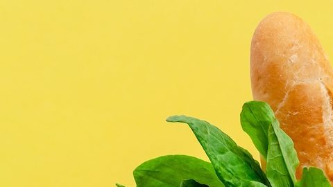 Las "cajas de alimentos MAHA", estarían llenas de productos provenientes directamente de agricultores.