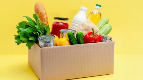 Las "cajas de alimentos MAHA", estarían llenas de productos provenientes directamente de agricultores.